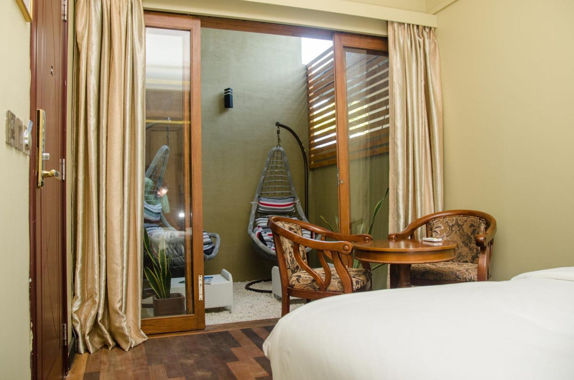 Fuvahmulah Central Hotel ภายนอก รูปภาพ