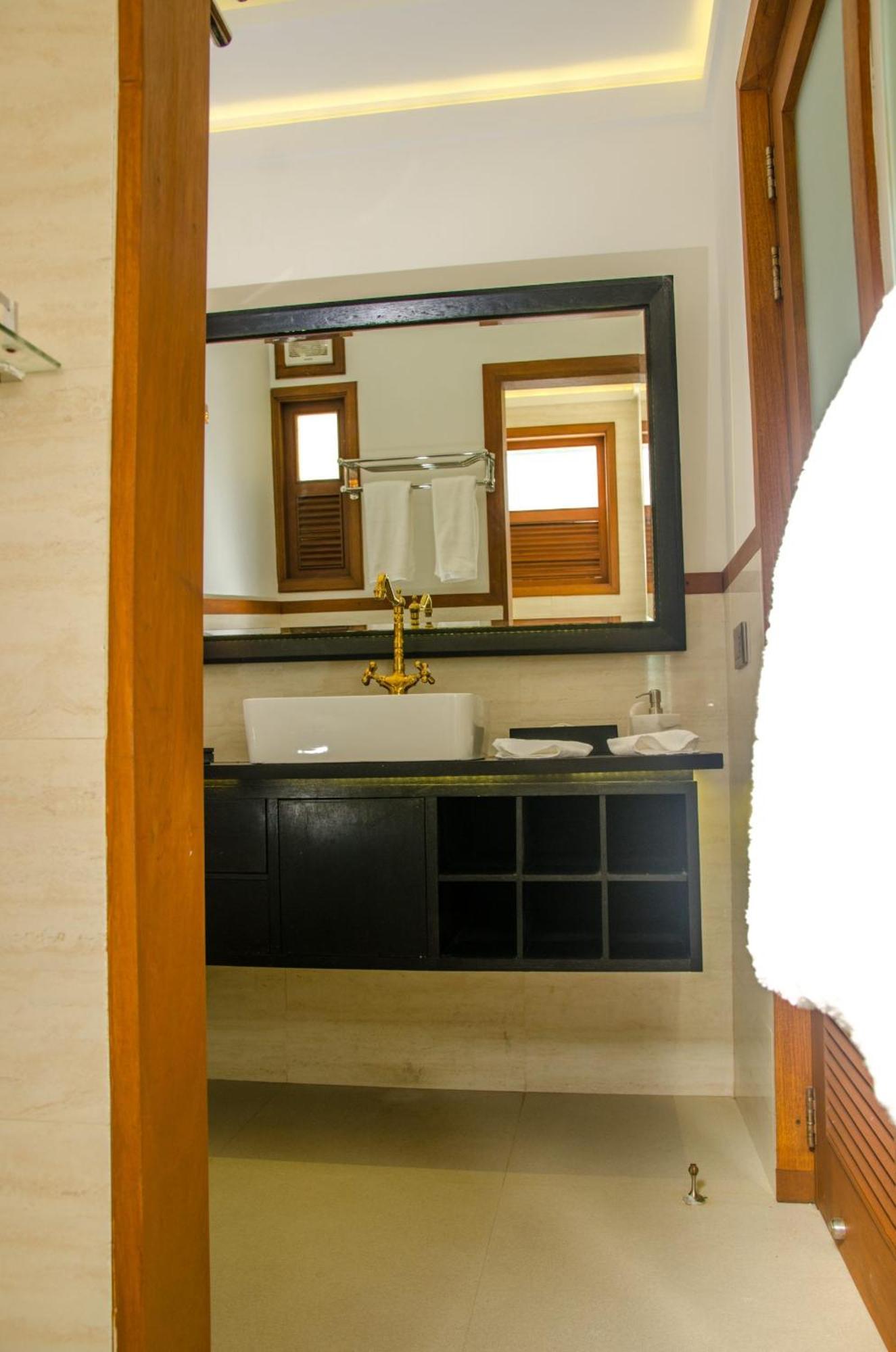 Fuvahmulah Central Hotel ภายนอก รูปภาพ