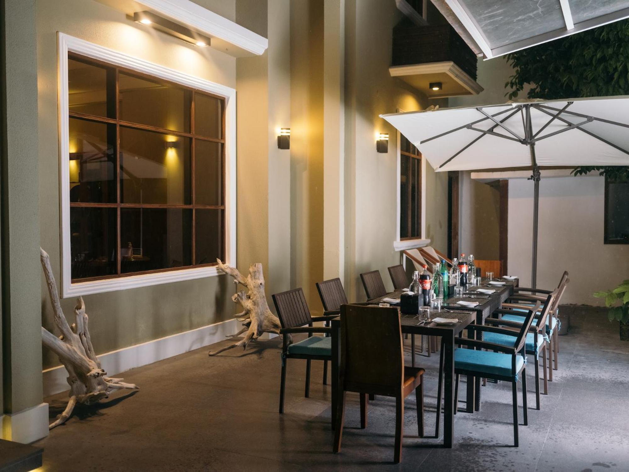 Fuvahmulah Central Hotel ภายนอก รูปภาพ