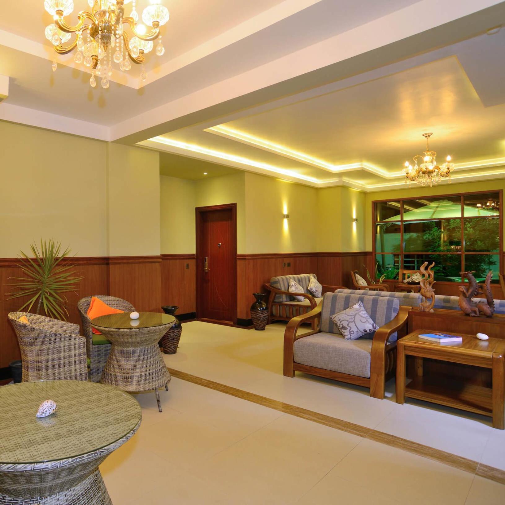 Fuvahmulah Central Hotel ภายนอก รูปภาพ