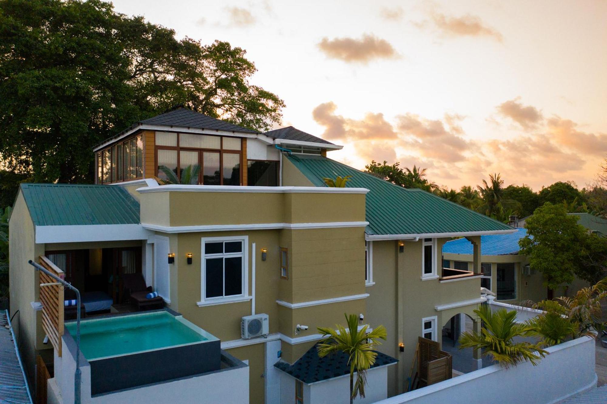 Fuvahmulah Central Hotel ภายนอก รูปภาพ